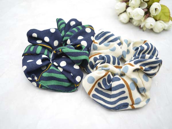 日韓流行髮圈／髮箍／水鑽抓夾／手工壓夾／兒童髮飾品／鯊魚夾／大腸束流行批發大盤商 - 20170415120035-229096603.jpg(圖)