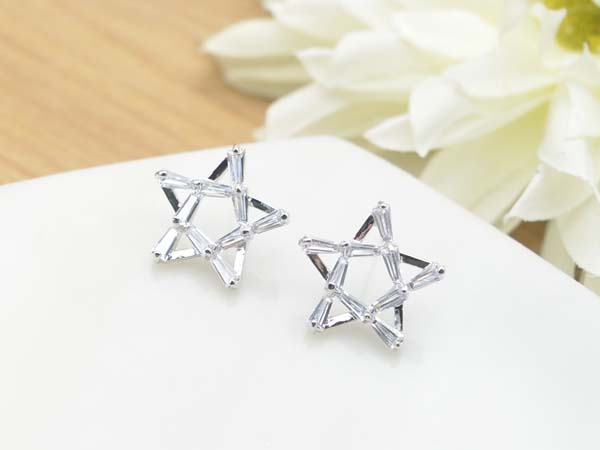 上班族 學生 育嬰媽媽在家也可以賺錢~超夯飾品直播批發源頭 - 20180217184743-864529870.jpg(圖)