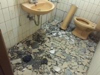 #居家廁所修改拆除0989280855 台中市拆除工程-力優拆除工程團隊_圖片(1)