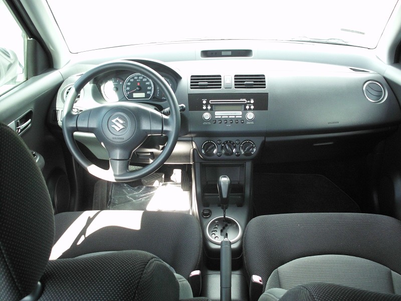 2006年 SWIFT 藍色  五門小車   1.5 - 20160611111929-615407241.JPG(圖)