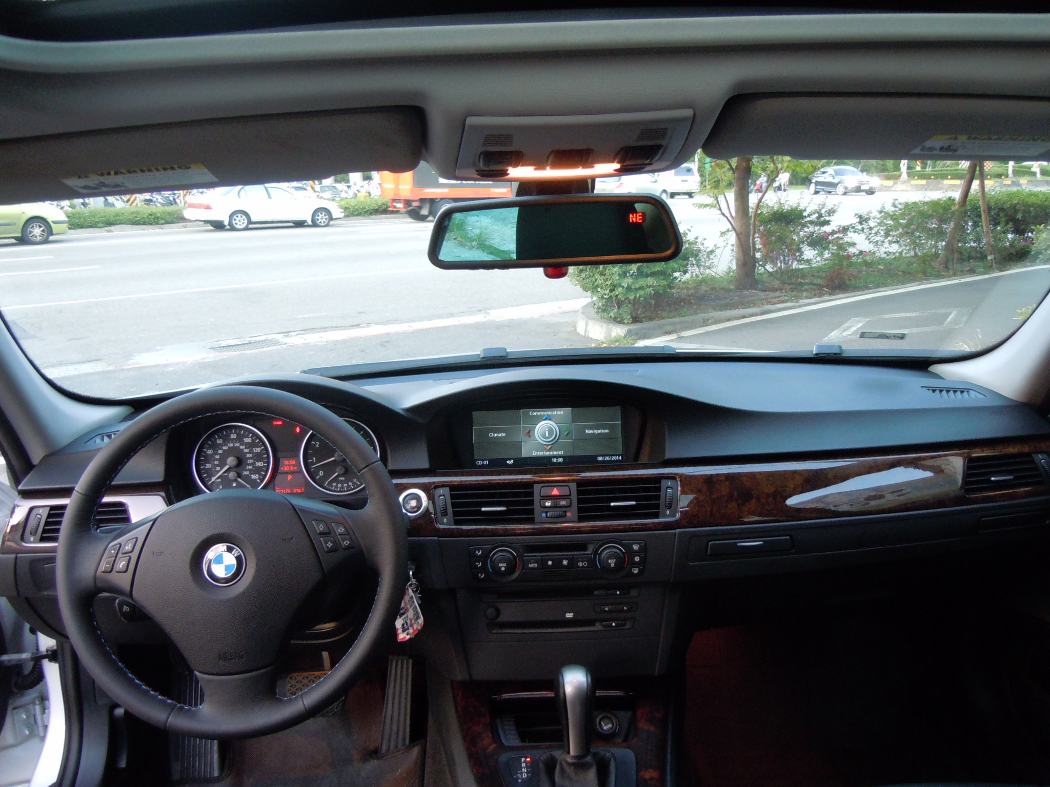[買車王] 2006 BMW 325i 選配原廠大螢幕 iDrive 自動轉向遠近HID頭燈全車歐洲車容易壞的零件已全更新提供其他車商不敢做的優質保固 - 20160916165955-17432155.JPG(圖)