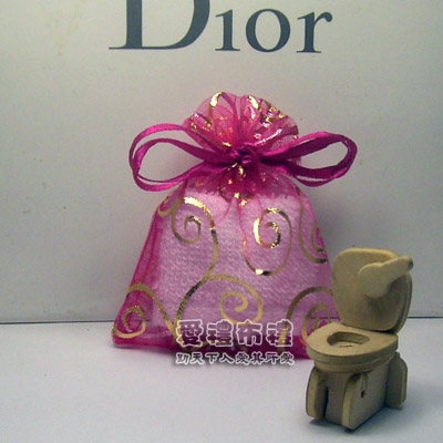 【愛禮布禮】婚禮小物：桃紅色勾藤蔓燙金雪紗袋7x9cm,1個1.3元 50個 一般價 65 元 會員價 65 元 - 20161227223230-849289903.jpg(圖)