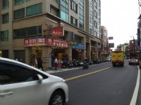 近健行科大【包包精品店】店住1+2樓_圖片(2)