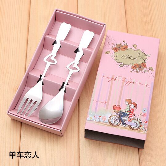 【愛禮布禮】婚禮小物： 不銹鋼叉勺餐具禮盒-單車戀人一般價 16 元 會員價 16 元 - 20170506215822-79186082.jpg(圖)