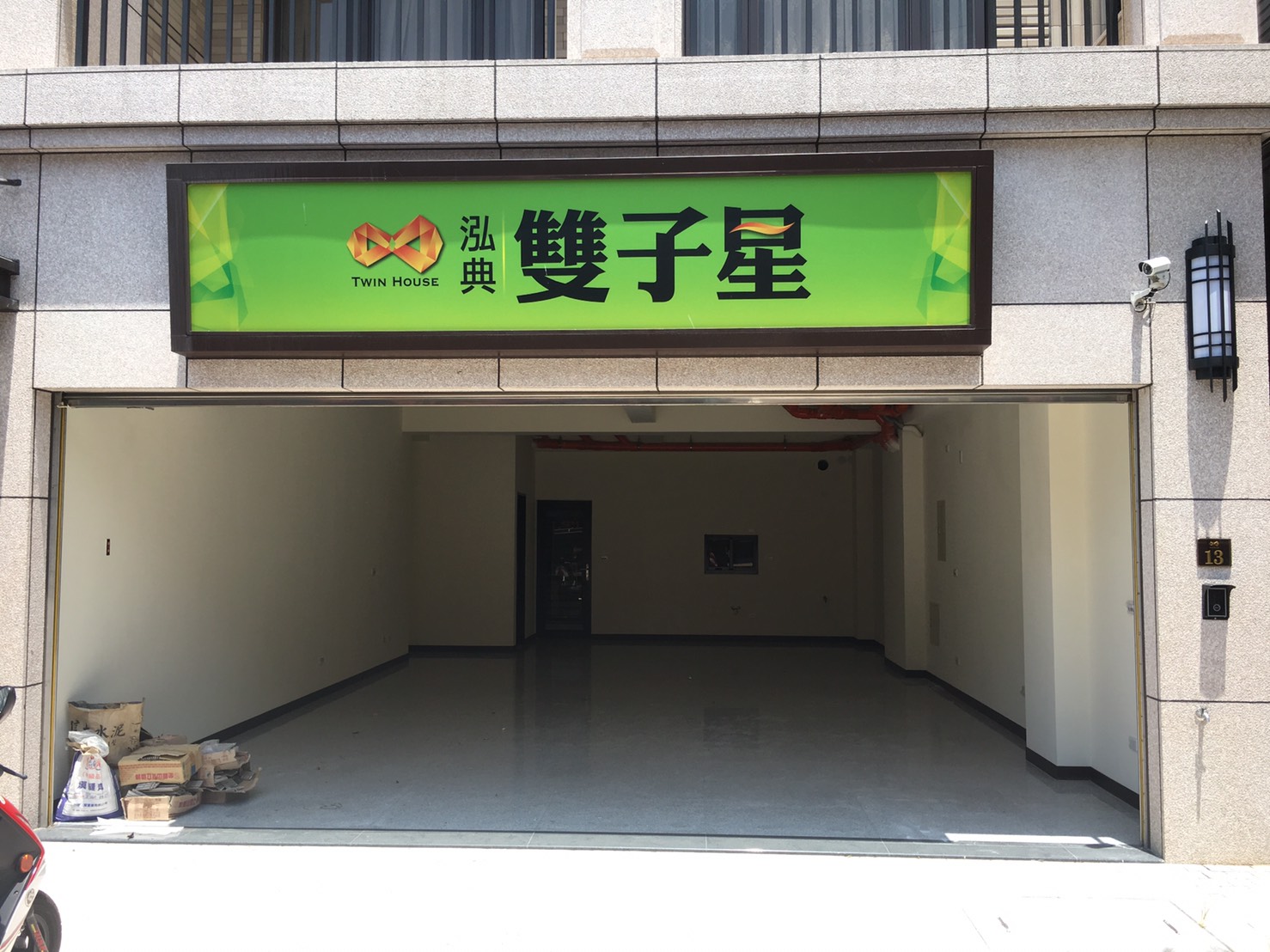 桃園市大園區 大面寬華廈店面出租 新成屋  誠可議 仲介勿擾 - 20170806225941-33941145.jpg(圖)