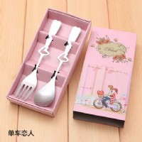 【愛禮布禮】婚禮小物： 不銹鋼叉勺餐具禮盒-單車戀人 一般價 16 元 會員價 16 元_圖片(1)