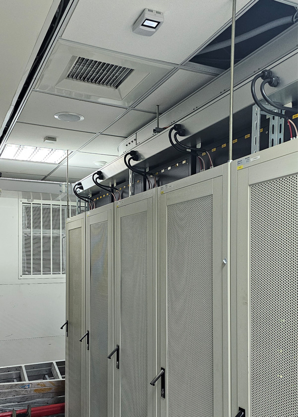 新店溫度信號隔離轉換器-分離插入二氧化碳型15M傳訊器-5迴路T TYPE循環溫度控制器-電池盤KWH集合式電表-出線3M鐵氟龍表面感測器-滑軌型熱電偶表面溫度傳訊器 - 20250621153442-491391807.jpg(圖)