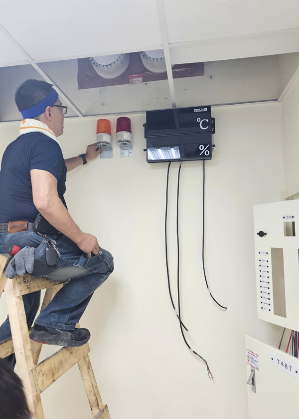 熱電偶八通道RS485轉換器-壁掛式LCD溼度傳送器--推薦飛塵PM2.5監控傳訊器-集合式多功能電表-大型溫溼度顯示器-粉塵Pm2.5μg/m3偵測器-垂直式風管二氧化碳Co2偵測器-壁掛型溫溼度R - 20250621210524-511211282.jpg(圖)
