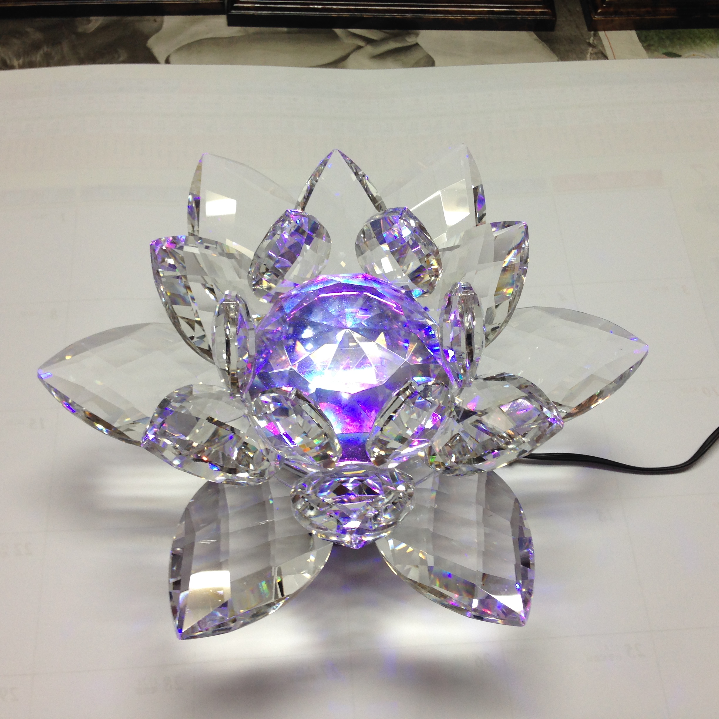 凡舉辦大型祈福法會的單位協會寺廟宮院精舍等，憑活動資訊提供聯絡方式、聯絡人。  可免費結緣1朵價值980元的joy2品牌精品水晶蓮花的捐助!  民盛企業惜緣共襄盛舉祈福， 國泰民安，風調雨順，吉祥如意 - 20171017115258-212663309.JPG(圖)