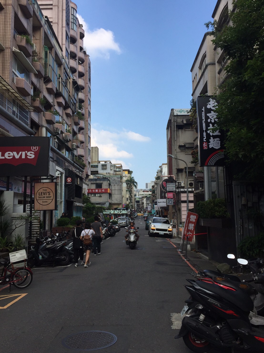 台北市東區精華地段敦化南路一段187巷提供便宜的停車位(空間夠大可停二輛) - 20171108174128-134607713.jpg(圖)