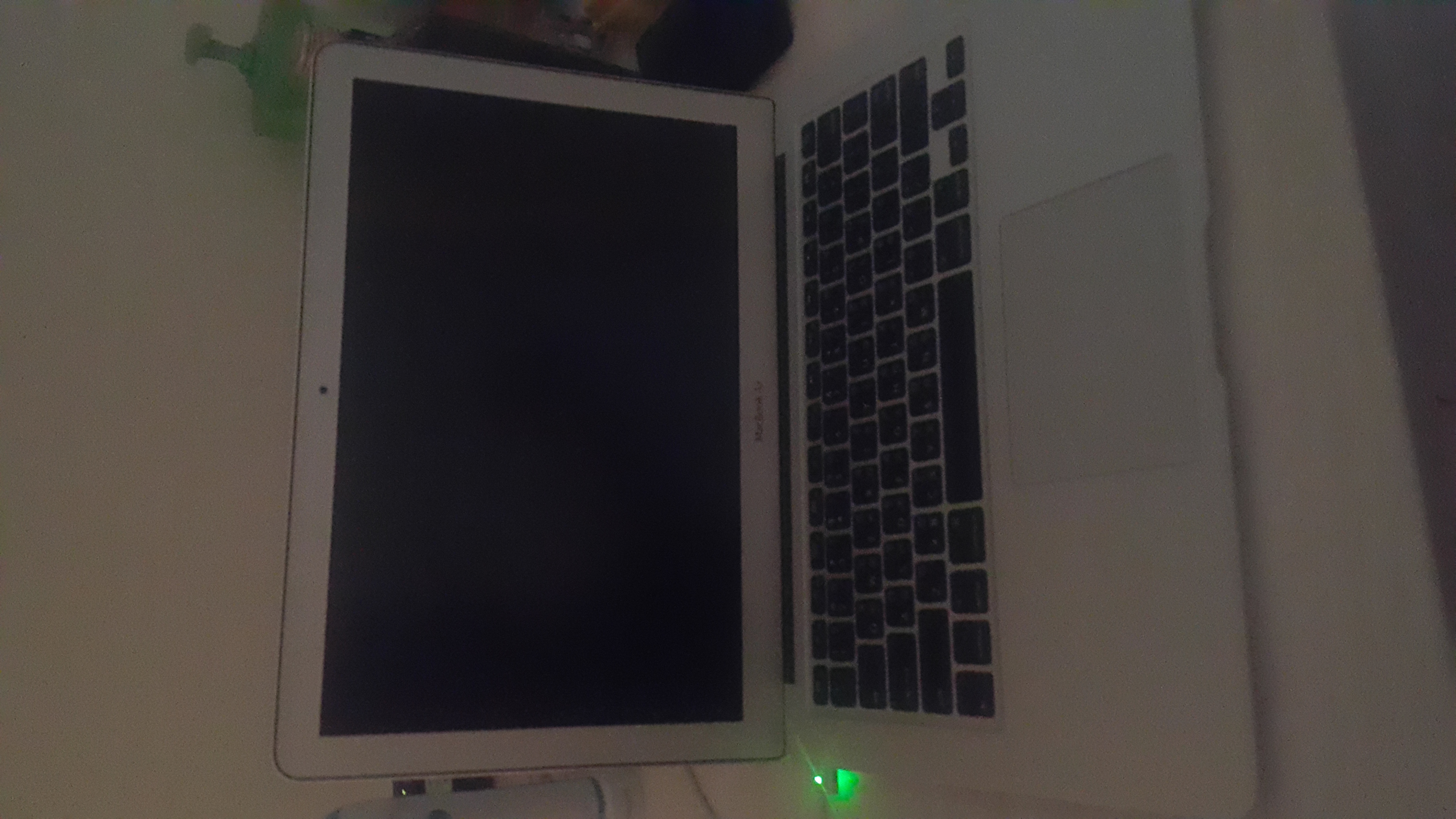 Macbook air  保固期內，生日禮物忍痛割愛 - 20190306233234-886960977.jpg(圖)