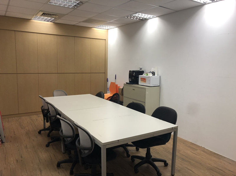 出租便宜分租現有7人座位使用約25坪辦公室0956609532 - 20190917101524-882004676.jpg(圖)