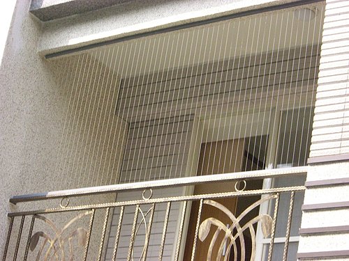 符合大樓管理條例--隱形防盜窗~~對於不能裝鐵窗又怕家中寶貝的居家安全--隱形鐵窗是您最佳選擇 - 20080515184558_849124296.jpg(圖)