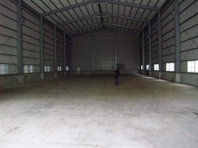 大園五權國小倉庫出租275坪、廠房高度9米，備動力電、辨公室。另有40坪空地，租金＄70000元  - 20091020175818_33001078.JPG(圖)