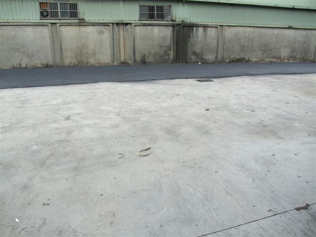 大園五權國小倉庫出租275坪、廠房高度9米，備動力電、辨公室。另有40坪空地，租金＄70000元  - 20091020175818_33006421.JPG(圖)