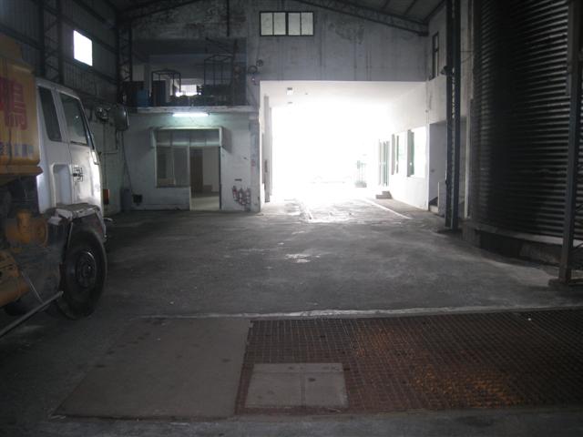 中壢工業區工業用地出售(土地545坪、建290坪)，臨10米路，可工廠登記，正工業區內，委託價＄5800萬  - 20100512183753_661435234.JPG(圖)