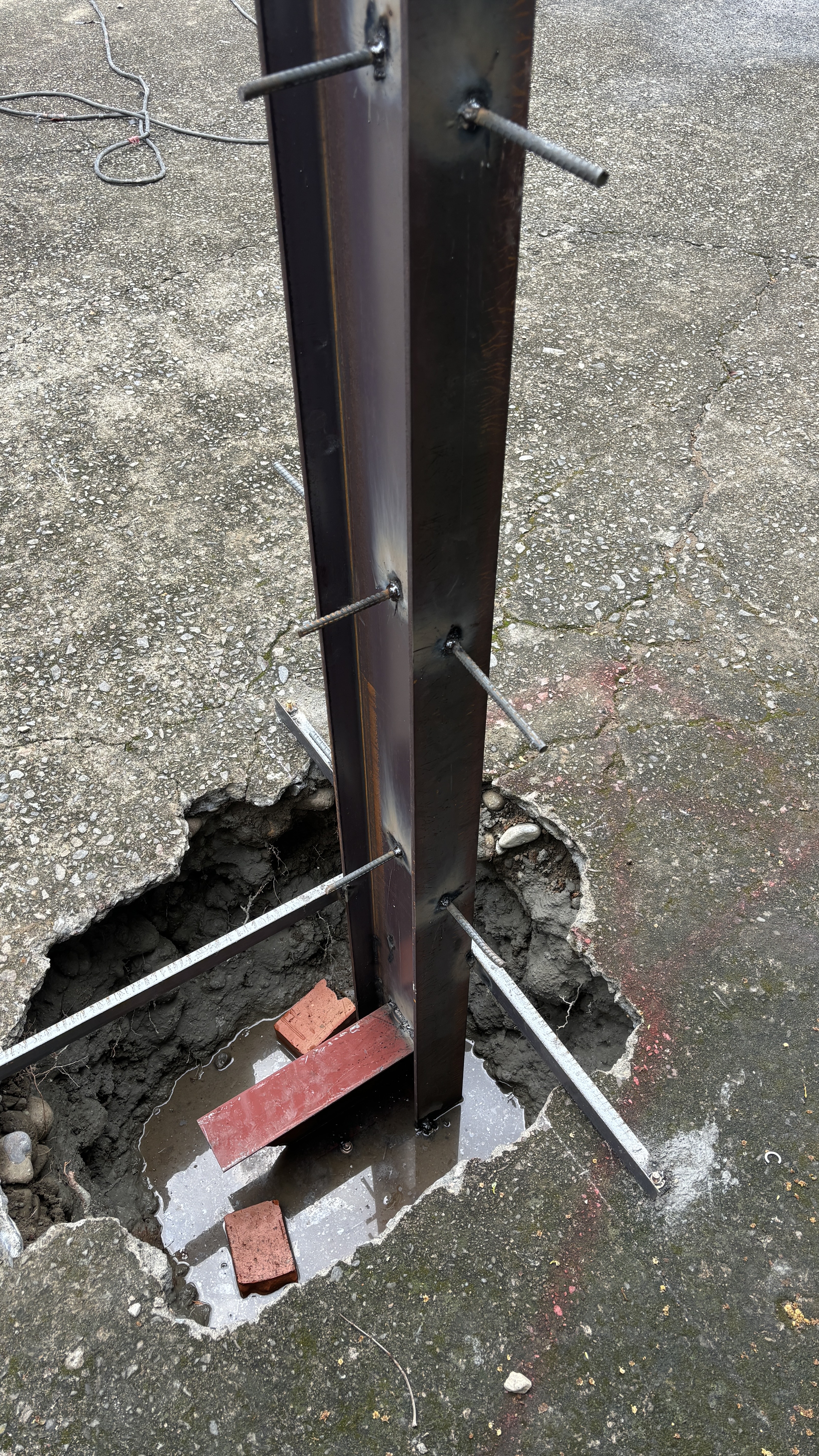 夾層,樓承鋼板,鐵製樓梯,電動鐵捲門馬達遙控器,水塔架,室內裝置鐵件,居家雨遮 - 20251211152901-72061342.jpg(圖)