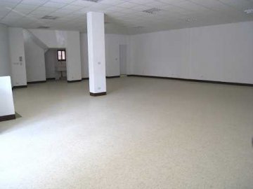 光復路亞太大潤發旁獨立廠辦大樓全新整理可工廠登記 - 20101101204426_616493875.jpg(圖)