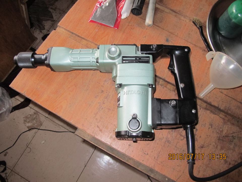 工具出租-電動鎚 電動破壞鎚 電動鑽 破碎機 鑿破機 電動鑿 出租 -日立HITACHIH 41 - 20120821213117-744098640.JPG(圖)