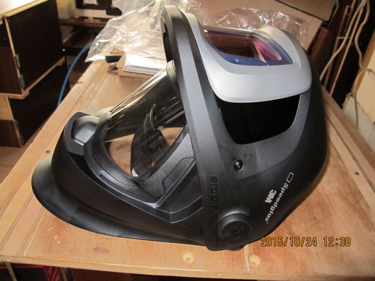 建生工坊 - 高雄 工具出租 - 3M Speedglas 可掀式 自動變色面罩 電焊面罩 加大視窗 - 9100FX-XX - 20151024185615-684234701.JPG(圖)