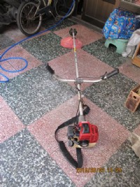 建生工坊 - 高雄 工具出租 - 小林 KOBAYASHI 二行程引擎 硬管割草機 肩掛式 斜掛式 軟管/刀片 二用 割草機 除草機 26 C.C._圖片(1)
