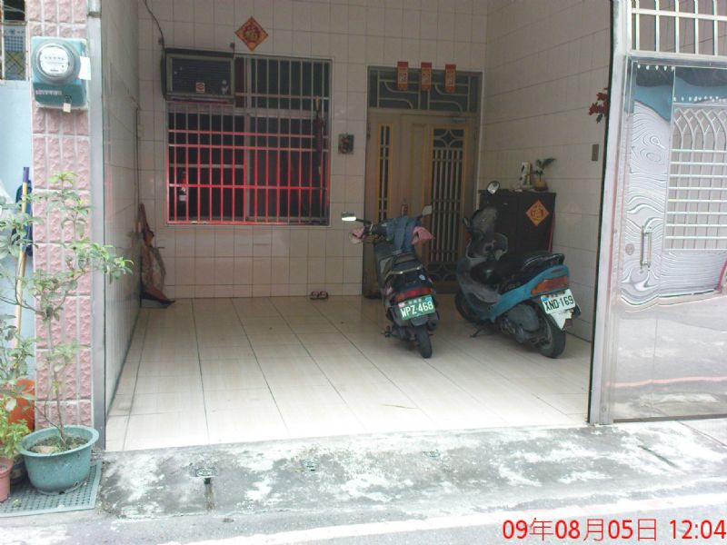 近縣政府12坪大套房附櫥具流理台 - 20090807125610_535624046.jpg(圖)