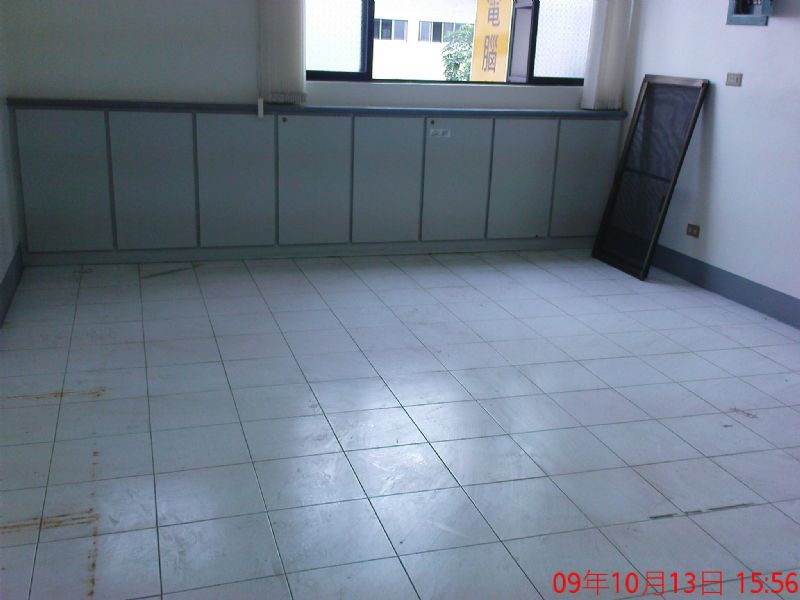 店面2大辦公室2廚房5個房間 - 20091014053535_471336703.jpg(圖)
