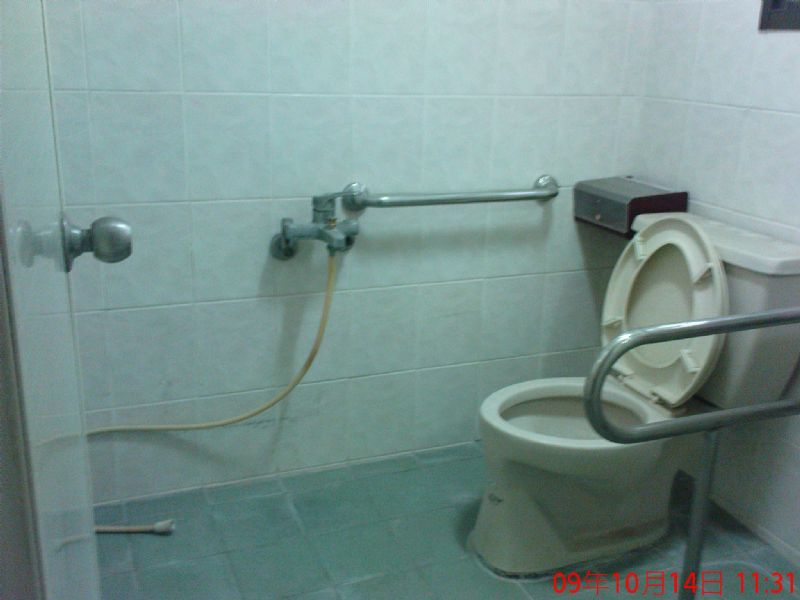 透天店面出租  請電洽李小姐０９３８３７５９６８謝謝！ - 20091018083508_827765265.JPG(圖)