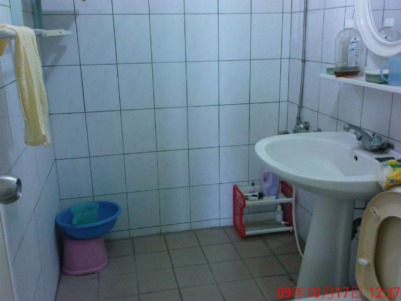 3+1房漂亮格局採光佳 看屋請洽李小姐０９３８３７５９６８謝謝您的光臨！ - 20091018091658_829488875.JPG(圖)