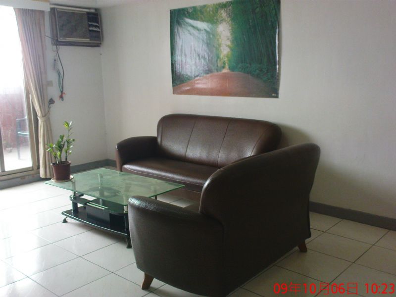 買3+1和室房再送家具 近郵局屏東中學看屋請洽李小姐０９３８３７５９６８謝謝您！ - 20091018092912_829926234.jpg(圖)