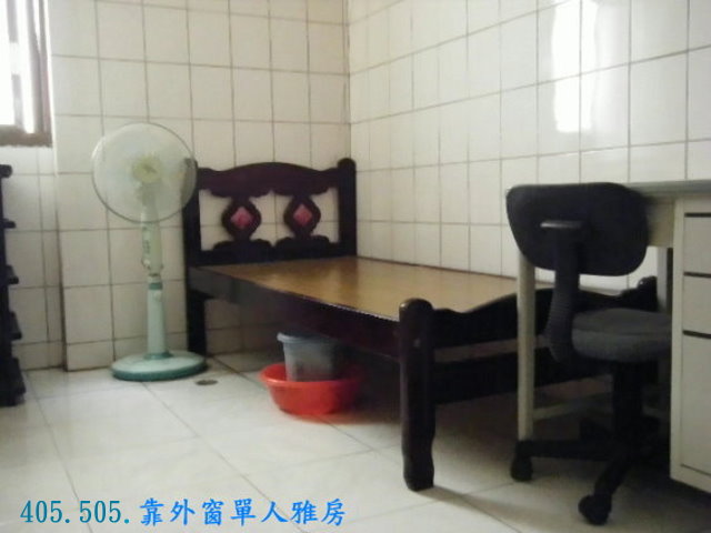 大甲租屋~靠窗網路雅房~包水電2800~4000元 - 20090429195426_118568406.jpg(圖)