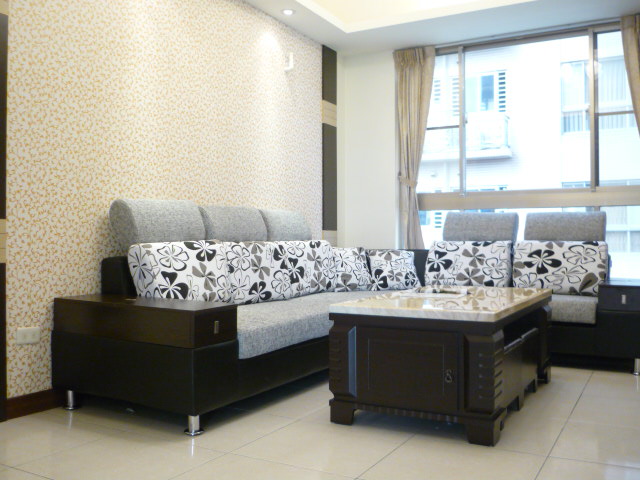 桃園買屋.中正區買屋精選3房~*亞曼尼*~採光格局優.6年屋~開價:475萬.請洽:0988396585江壹正(証鑫建設)壹首部落格資訊  - 20090816131425_400256125.JPG(圖)