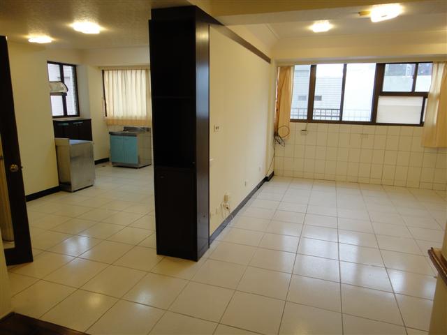 新竹租屋!近馬偕全新四房車位 - 20130510134921_164992265.JPG(圖)