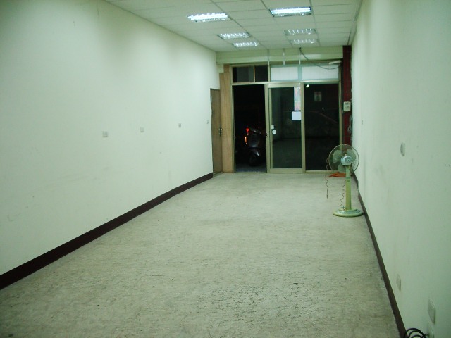 新竹租店面-順發3C旁 清大商圈 稀有   - 20130510141108_166297125.JPG(圖)