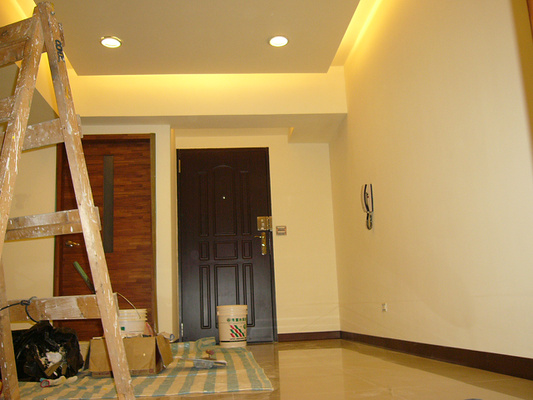 油漆粉刷~修補~維修~專業施工到府服務~工程大小不拘...專人免費至現場估價  - 20090817112131_479557661.JPG(圖)