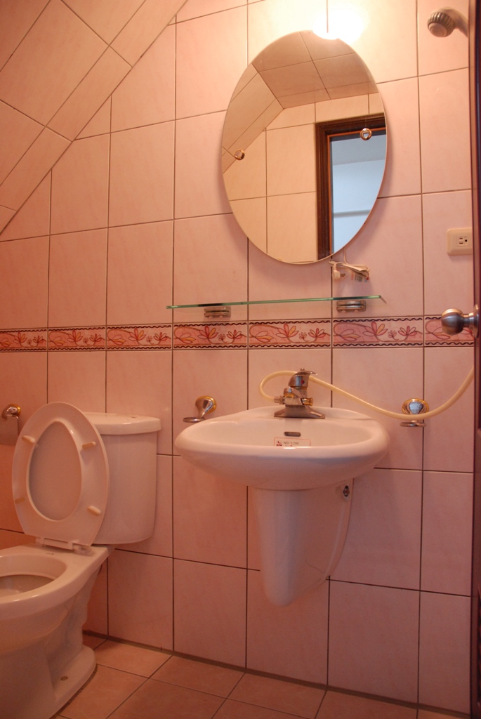 楠梓優質一房一廳,只要租金及電費自負.其餘全免 - 20090317232139_305738515.JPG(圖)