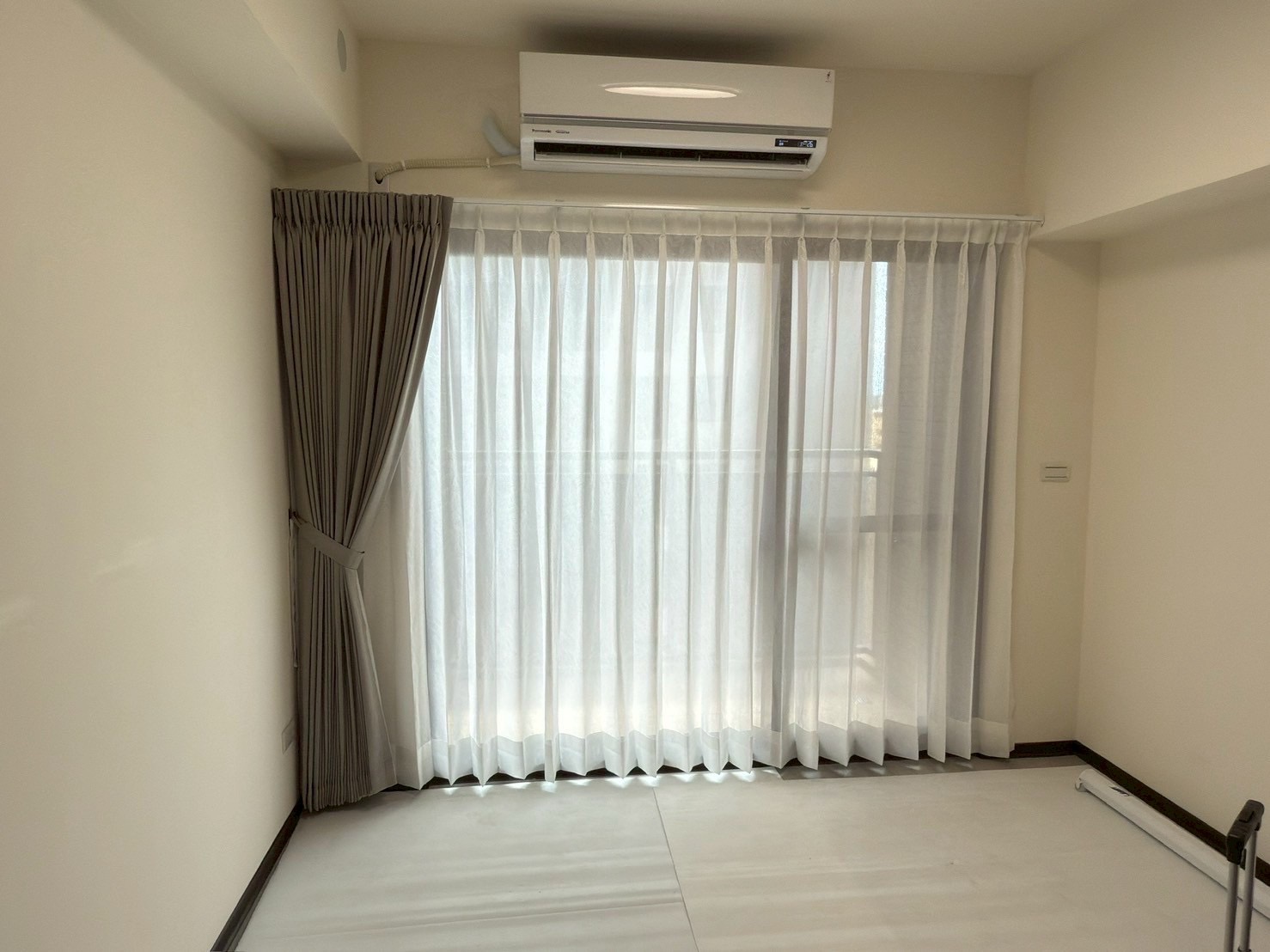 🥳富居窗簾🥳浴室捲簾🛀百葉窗 調光簾 遮光簾🙆陽光捲簾☀️均可客製化 - 20250710134000-126423018.jpg(圖)