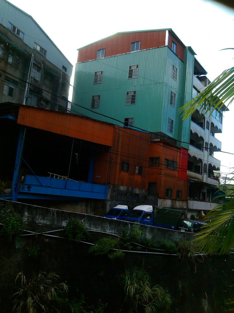 鑫鴻工程行 不鏽鋼防盜窗.不鏽鋼防盜門.採光罩. 鐵皮屋、雨庇樓梯 鍛造鐵門鐵窗.欄杆.雨棚.鋁門窗 0953066038 曾先生 - 20130222195713_534330343.jpg(圖)