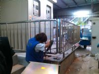 鑫鴻工程行 不鏽鋼防盜窗.不鏽鋼防盜門.採光罩. 鐵皮屋、雨庇樓梯 鍛造鐵門鐵窗.欄杆.雨棚.鋁門窗 0953066038 曾先生_圖片(3)