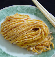 新品製麵：代代傳承的古早味，忘不掉的家鄉味《高雄拉麵,高雄麵條,高雄南瓜拉麵》  - 20100312134356_373254387.jpg(圖)