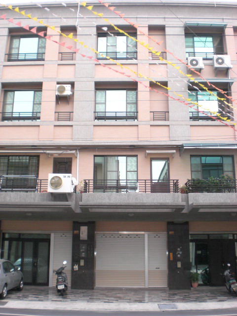 永二街五房透天店面.屋齡新 - 20090407100549_76063078.jpg(圖)