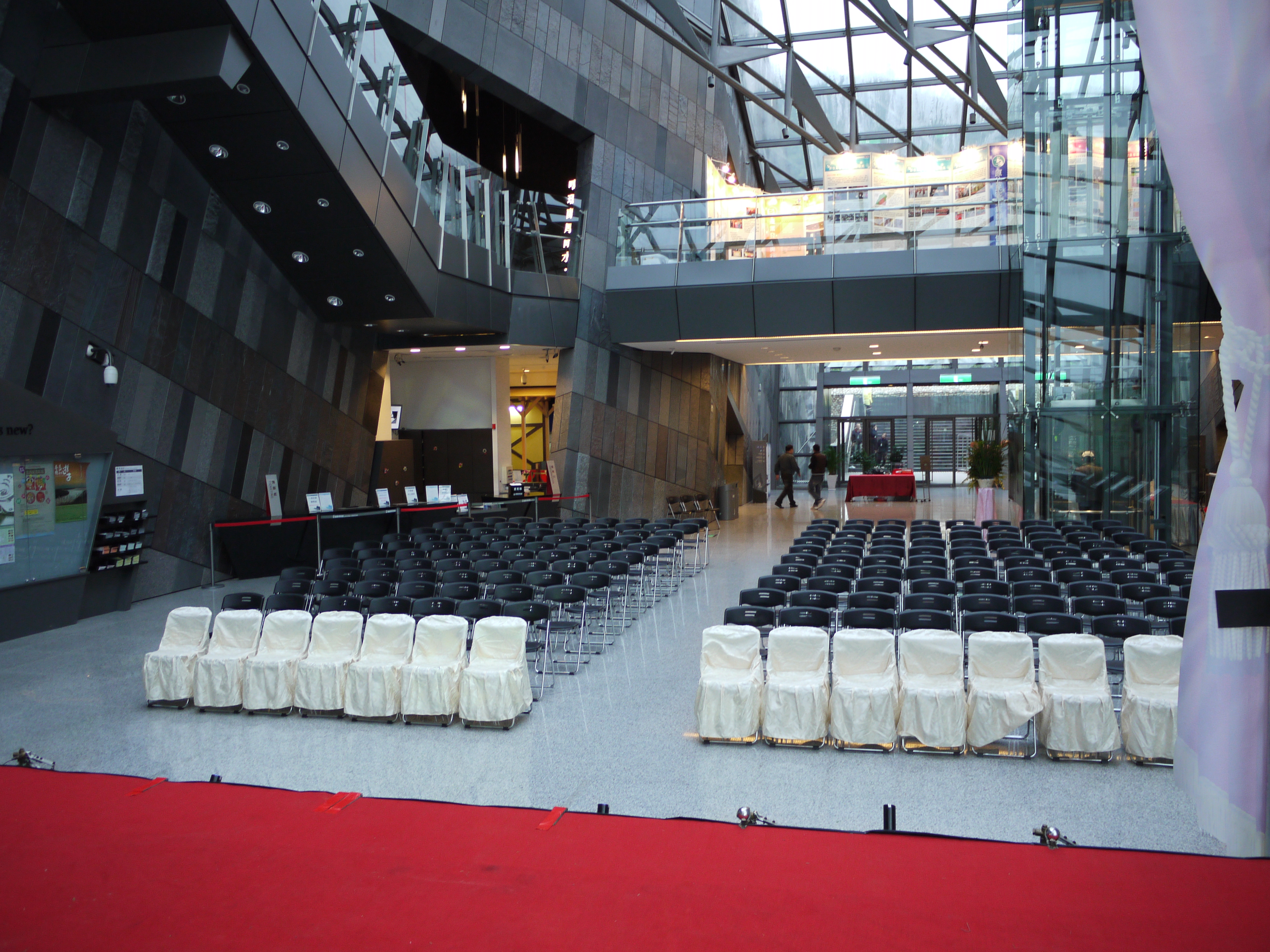 ☆╮愛的形狀活動企劃╭☆ 活動企劃 場地佈置 燈光音響 器材出租 桌椅 帳篷舞台TRUSS 大圖輸出 婚禮及各式商業演出  桃園中壢 - 20090629174934-39922955.JPG(圖)