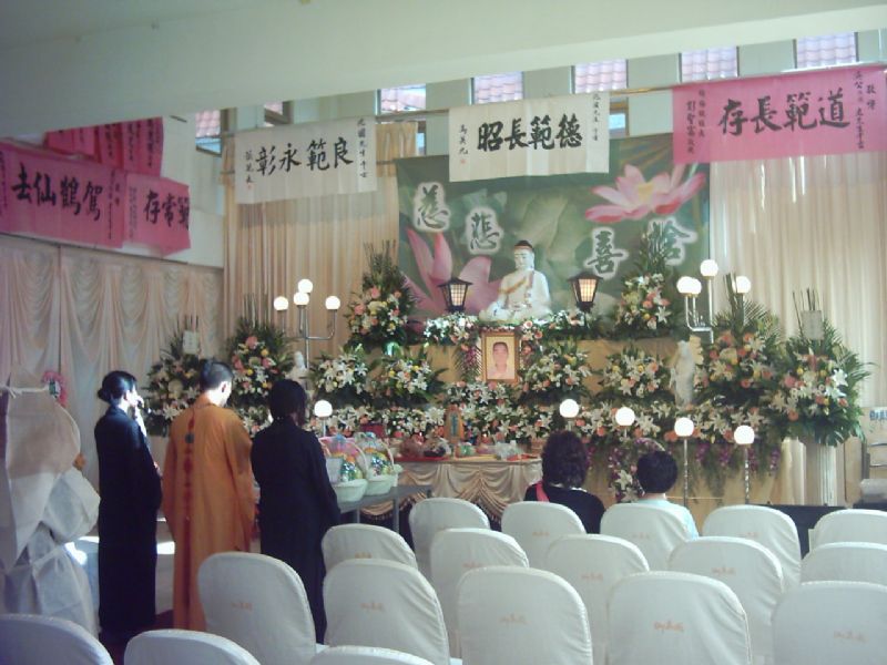 中壢_桃園_楊梅_平鎮~大溪~龍潭~大園~台北縣~台北市~基隆~客家人客家禮儀往生禮儀包辦全套特價_歡迎免費諮詢_告別式場專業客家語言師父師姊 - 20091112124533_1562109.JPG(圖)